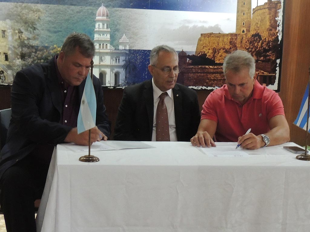 En este momento estás viendo Entidades de Cuba y Argentina impulsan desarrollo de economía social (+Fotos)