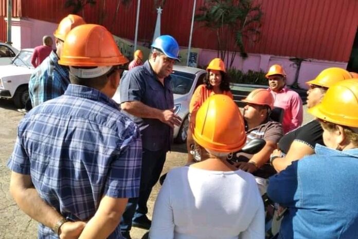 En este momento estás viendo Fruitful exchange with workers and the people