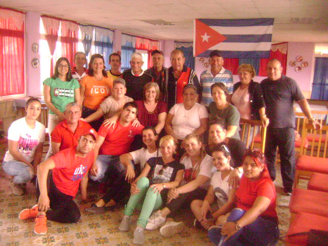 En este momento estás viendo Meeting held with young people from several generations in Majagua (+photos)