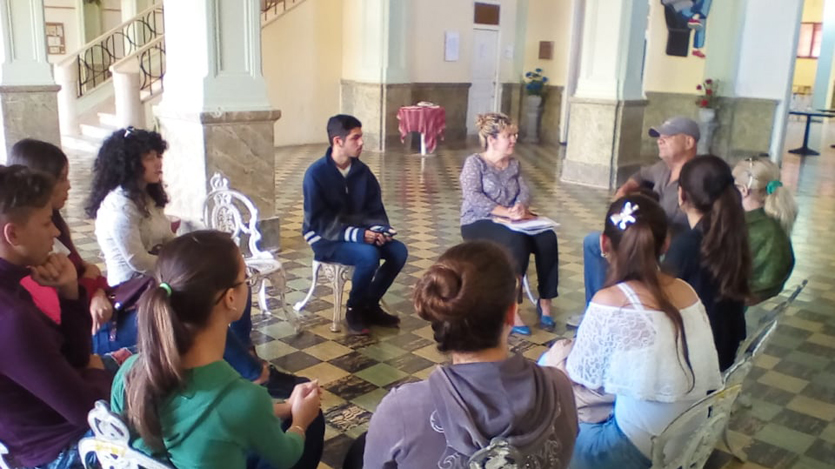 Lee más sobre el artículo Vinculan estudiantes de Morón con talleres literarios