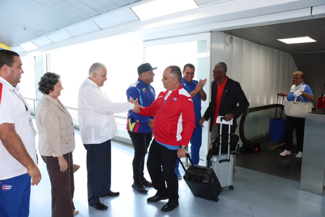 Lee más sobre el artículo Atletas cubanos viajan a Caracas para Juegos deL ALBA
