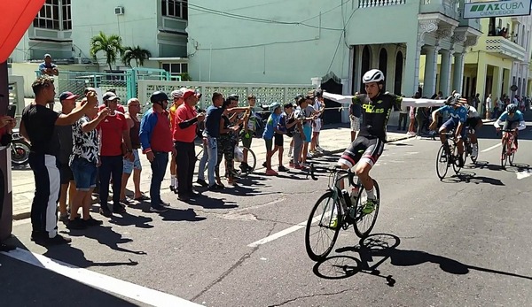 En este momento estás viendo Izquierdo dueño de etapa en Vuelta Ciclística al Centro