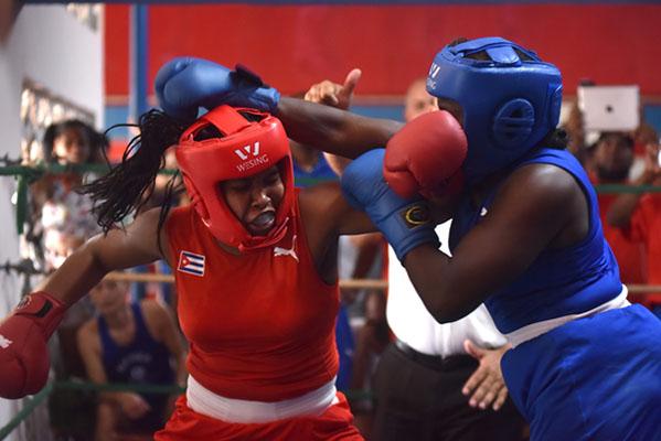 En este momento estás viendo Mujeres cubanas al boxeo del ALBA (+Foto)