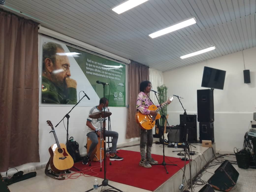 En este momento estás viendo Desarrollan concierto en hospital avileño