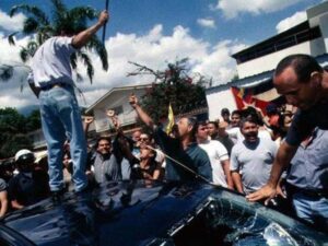 Lee más sobre el artículo Cuando el odio fascista intentó intimidar a Cuba en Venezuela (+Fotos)
