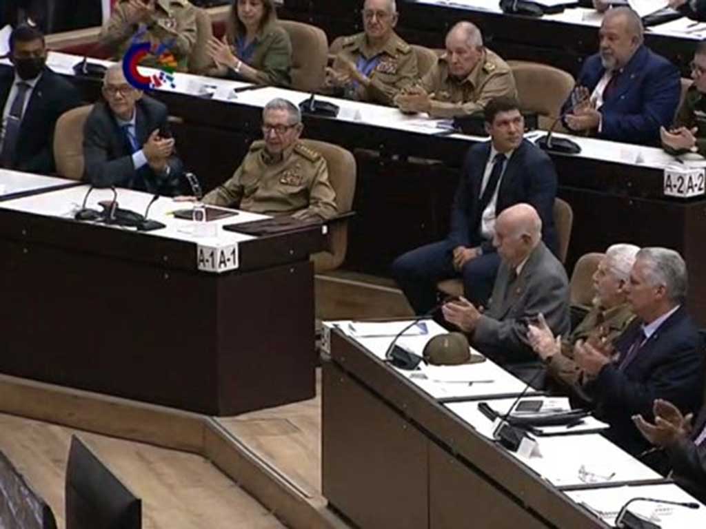 En este momento estás viendo Participa Raúl Castro en sesión constitutiva del Parlamento de Cuba