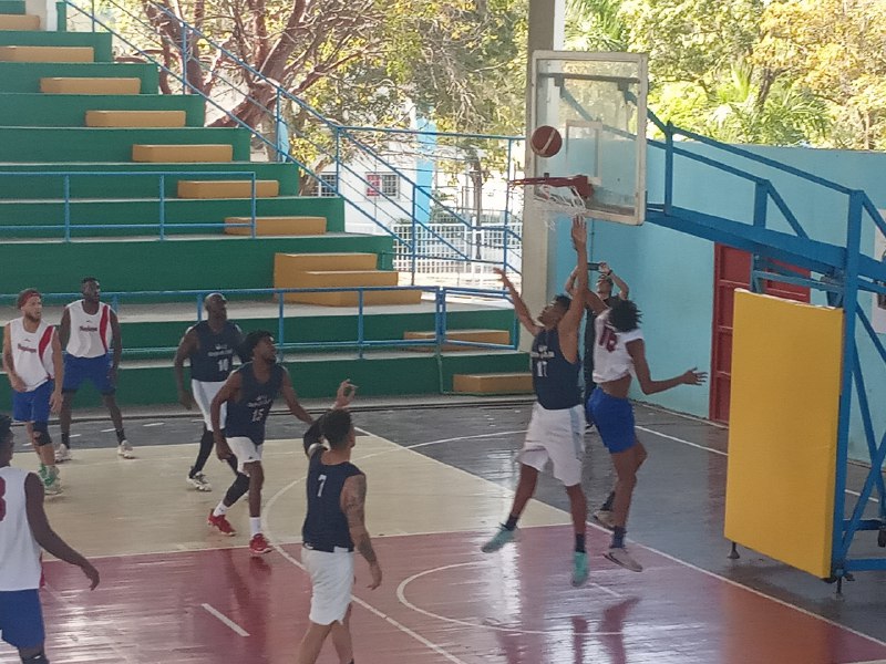 En este momento estás viendo Búfalos del básquet buscarán hoy primera victoria en semifinal