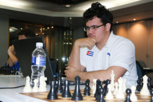 Lee más sobre el artículo GM avileño Luis Ernesto quiere subir al podio en Capablanca de Ajedrez