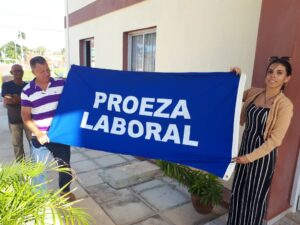 Lee más sobre el artículo Entregan bandera Proeza Laboral a colectivo de la fiscalía municipal en Ciego de Ávila