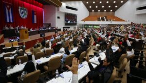 Lee más sobre el artículo Aprueba Parlamento cubano Ley de Comunicación Social ( Video)