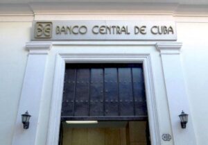 Lee más sobre el artículo Banco Central de Cuba traza estrategia para facilitar servicios bancarios a la población