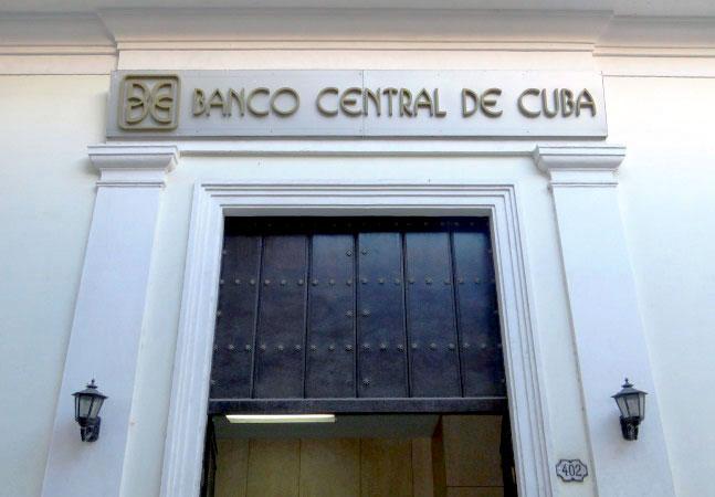 En este momento estás viendo Banco Central de Cuba traza estrategia para facilitar servicios bancarios a la población
