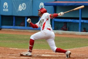 Lee más sobre el artículo Las Tunas vs. Matanzas sobresale en serie beisbolera