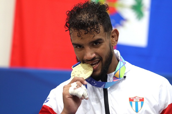 En este momento estás viendo Más oro a la vitrina del judoca Magdiel Estrada