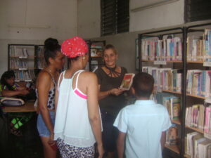 Lee más sobre el artículo Bibliotecarios de Majagua celebran su día con la masificación de la cultura