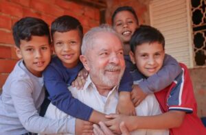 Lee más sobre el artículo Lula presentará nueva política pública de alfabetización en Brasil