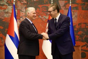 Lee más sobre el artículo Sostienen conversaciones oficiales presidentes de Cuba y Serbia (+Fotos)