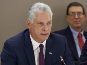 Lee más sobre el artículo Cuba desnuda injusto orden financiero en cumbre de París (+Fotos)