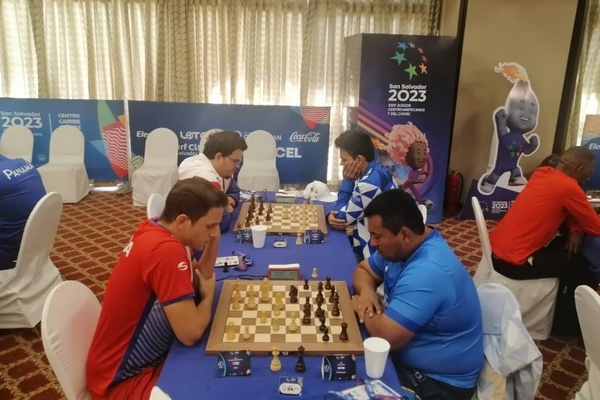 En este momento estás viendo Oro y plata desde las mesas de ajedrez