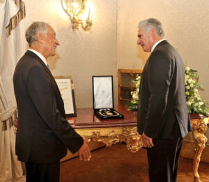 Lee más sobre el artículo Recibe Presidente cubano alta condecoración de Portugal