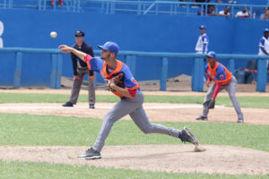 Lee más sobre el artículo Gallos vs. Leones: se empató el play off beisbolero