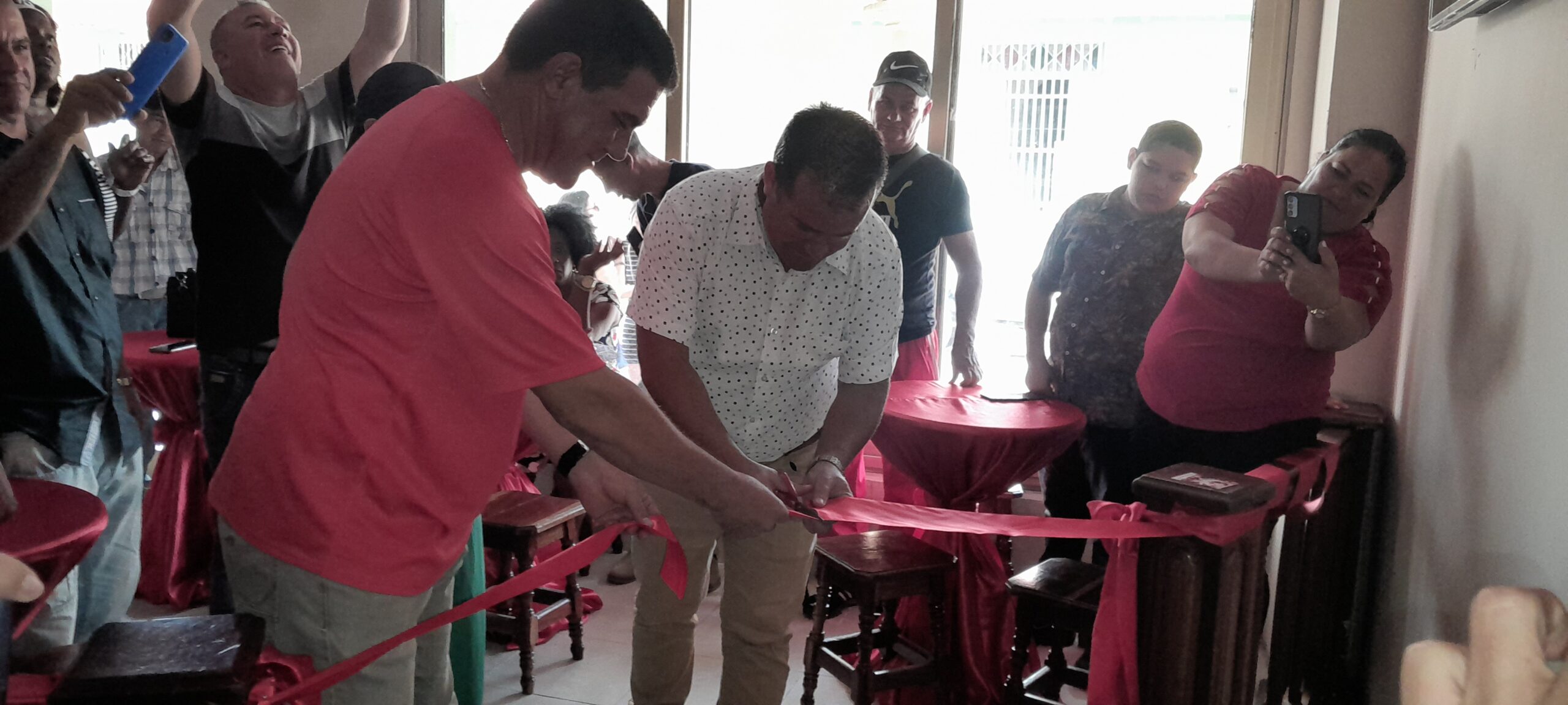 En este momento estás viendo Reabre Artex en Ciego de Ávila Centro Cultural El Colibrí