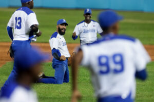 Lee más sobre el artículo Industriales más cerca de la final beisbolera cubana