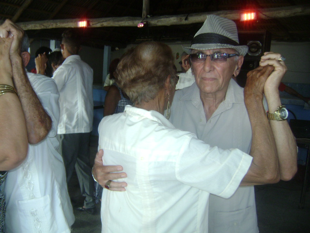 Lee más sobre el artículo Arriba a los 24 años  Club amigos del Danzón  Elio Revé de Majagua