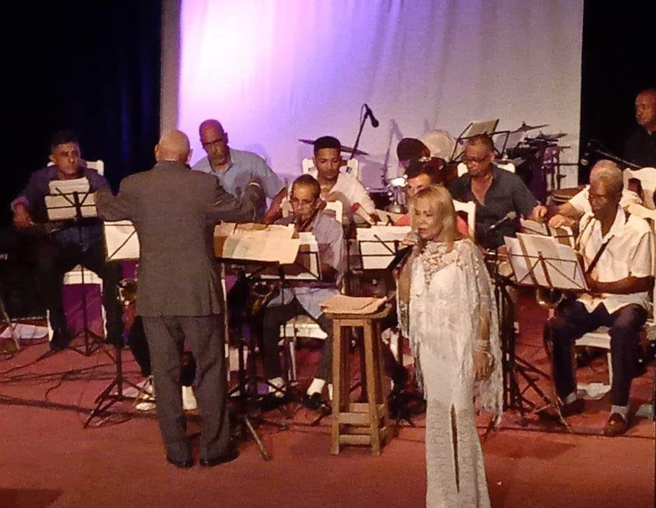 En este momento estás viendo Comenzó la Fiesta del Bolero en Morón