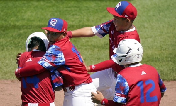 En este momento estás viendo Cuba sigue en la pelea en Pequeñas Ligas del Beisbol