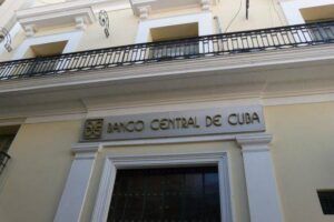 Lee más sobre el artículo Banco Central de Cuba publica resolución con nuevas normas sobre límites de cobros y pagos (+ PDF)