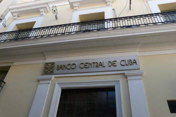 En este momento estás viendo Banco Central de Cuba publica resolución con nuevas normas sobre límites de cobros y pagos (+ PDF)