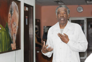 Lee más sobre el artículo Alden Knight, la poesía y Cuba lo inspiran