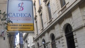 Lee más sobre el artículo ¿Qué tasas están vigentes en el mercado cambiario cubano este 31 de agosto?