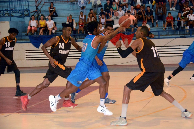 En este momento estás viendo Vencen Búfalos del básquet (m) cubano a Tigres de Camagüey