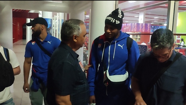 En este momento estás viendo Presidente del Inder recibió a luchadores asistentes a lid mundial