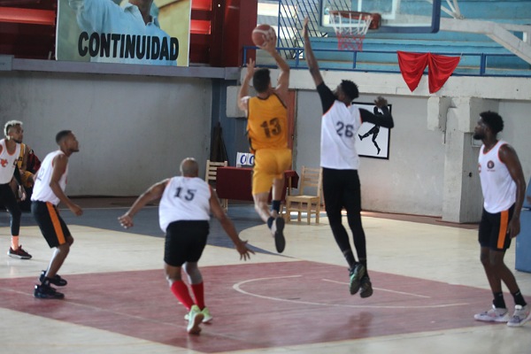 En este momento estás viendo Villaclareños se clasifican a liga de baloncesto