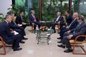 Lee más sobre el artículo Despide Raúl Castro a alto dirigente chino tras visita oficial a Cuba