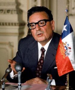 Lee más sobre el artículo Salvador Allende, a la altura de los más genuinos Héroes de Nuestra América (+Video)