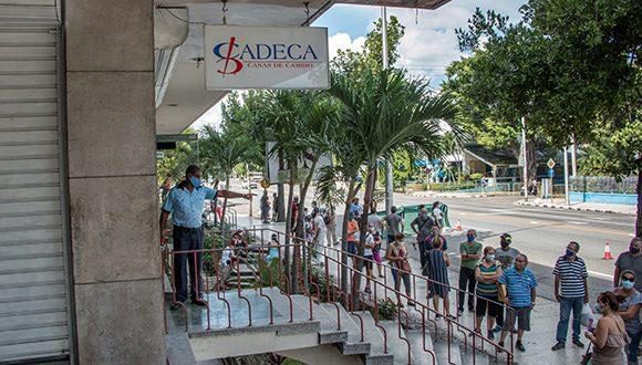 Lee más sobre el artículo ¿Qué tasas están vigentes en el mercado cambiario cubano este 1 de enero?