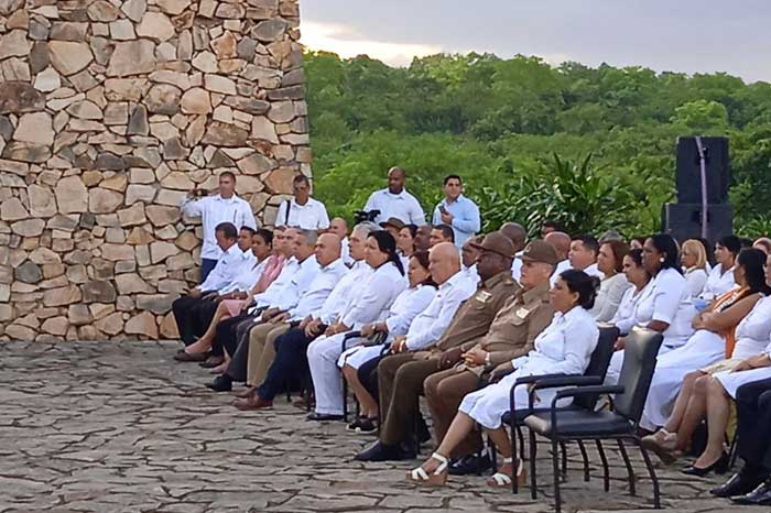 En este momento estás viendo Preside Díaz-Canel acto por 155 años del alzamiento en Demajagua