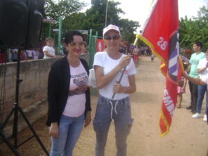 Lee más sobre el artículo Entregan bandera 28 se Septiembre a comunidad majagüense (+fotos)