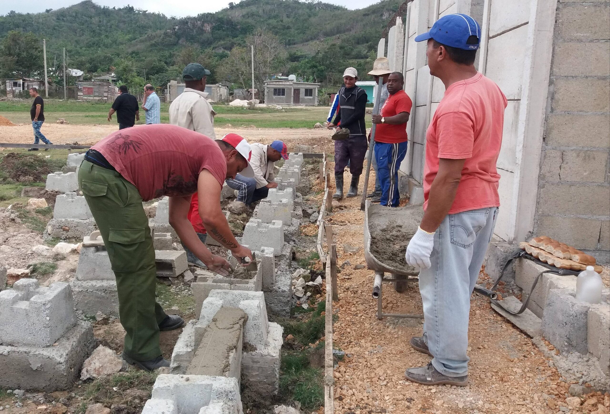 Lee más sobre el artículo Analizan en Chambas retrasos en el programa de subsidios constructivos