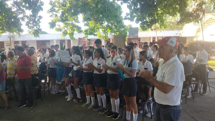 En este momento estás viendo Expresan estudiantes chamberos su solidaridad con el pueblo palestino