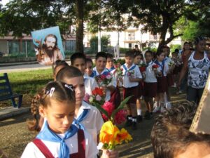 Lee más sobre el artículo Participación estudiantil en el homenaje solemne a Camilo