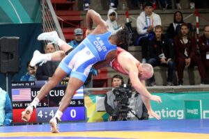 Lee más sobre el artículo Libristas cubanos marcaron el medallero con plata y bronce