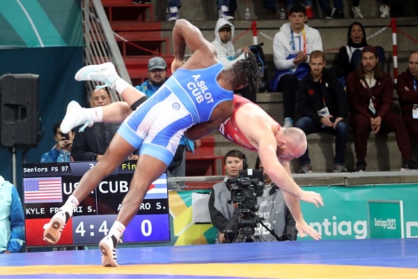 En este momento estás viendo Libristas cubanos marcaron el medallero con plata y bronce