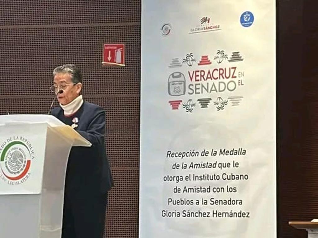 En este momento estás viendo Cuba awards friendship medal to Mexican senator Gloria Sanchez