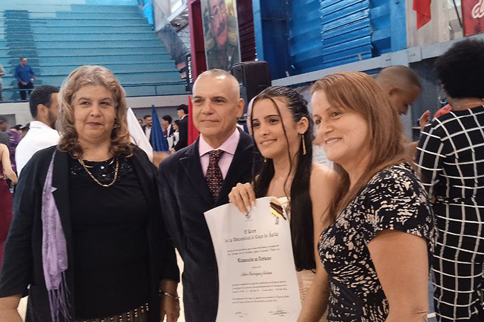 En este momento estás viendo Ciencia avileña celebra nuevos graduados universitarios