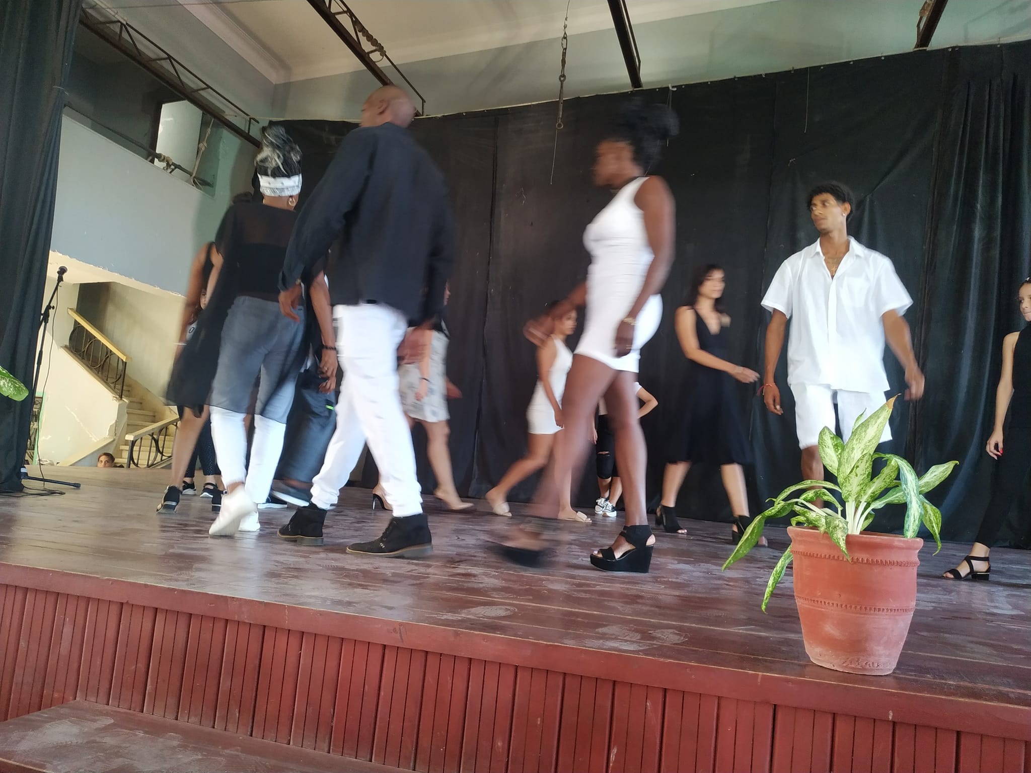 En este momento estás viendo Animado Festival Municipal de Artistas Aficionados de Educación en Morón